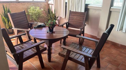 Conjunto de Cadeiras de Madeira para Jardim