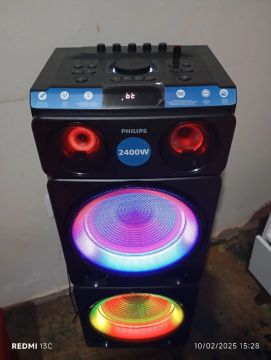 Caixa de Som Philips 2400W com Luzes LED