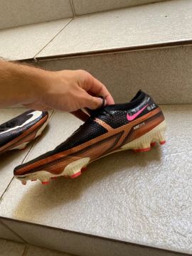 Chuteira Nike Mercurial Superfly 8 Academy - Tamanho 42