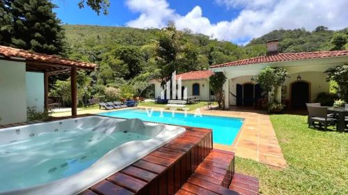 Linda Casa para venda, 4 quartos, Itaipava, Petrópolis - CA89