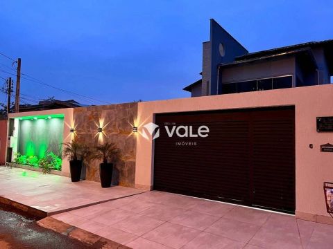 Sobrado com 4 dormitórios para alugar, 370 m² por R$ 11.260,00/mês - 105 Norte (Arno 12) -
