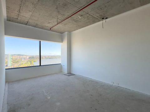 Sala comercial para alugar no Pontal do Estaleiro em Porto Alegre.Empreendimento novo, loc