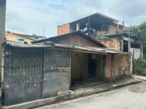 Casa no Conjunto Industriário, Distrito Industrial