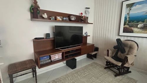 Rack Suspenso 2,13m com Prateleira - Design Guilherme Bender