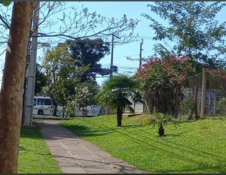 Vendo apto bem localizado toda praticidade e conforto na porta de casa 