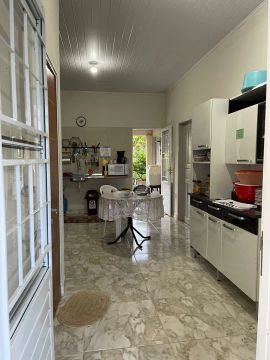 Sítio com 2 casas, Igarapé, 13 km de Boa Vista,região do Cantá.
