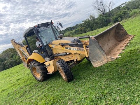 Retroescavadeira new holland