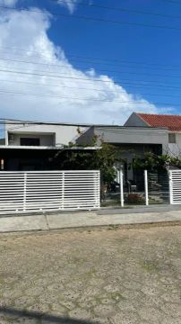 Casa a 300m do mar, com 3 suítes, zona velha Balneário Rincão