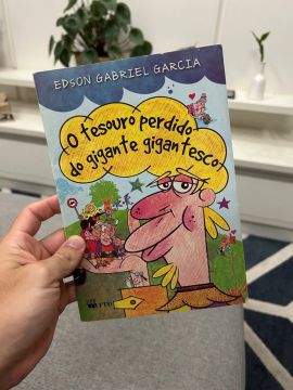 Livro O tesouro Perdido do Gigante Gigantesco