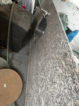 Pia de Granito em Ótimo Estado!