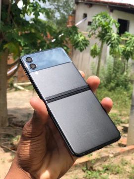 Celular Samsung Galaxy Z Flip 3 - Preto