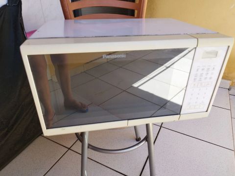 Micro-ondas Panasonic - Usado em ótimo estado