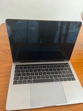 MacBook Pro 13 2016 Touchbar - **PARA RETIRADA DE PEÇAS**