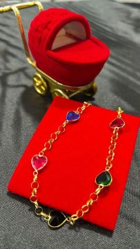 Pulseira de coração com pedras coloridas