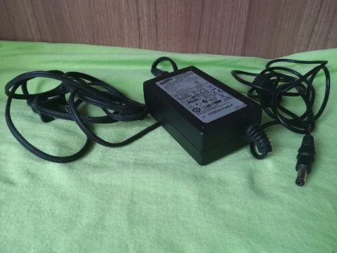 Adaptador Carregador Fonte Samsung monitor  DA24B12FAB AC/DC 12v 2a plug 4,8x1,7mm bivolt