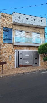 Linda casa no Mario Dedine com 4 quartos, sendo 1 suíte, em Piracicaba SP