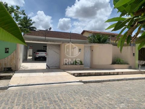 VENDE-SE CASA NO BAIRRO ITAPUÃ ARAPIRACA -AL