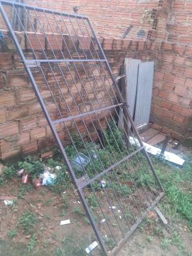  250 reais Grade de porta de correr 
