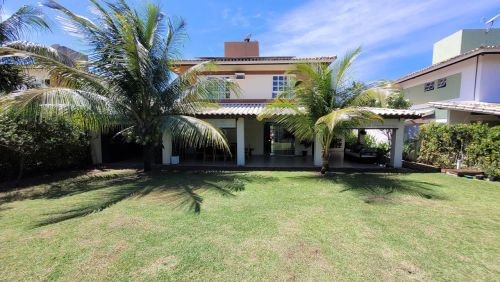 Casa em condomínio fechado 
