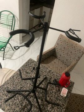 Suporte de chão pra instrumento 