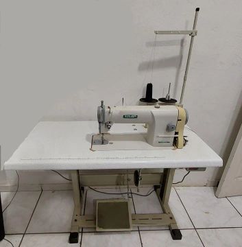 Máquina de Costura Industrial Siruba 