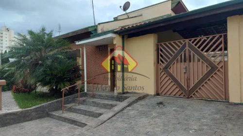 Oportunidade em Taubaté, excelente Casa, em localização privilegiada.
