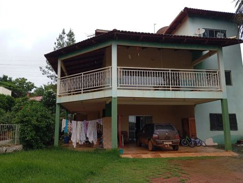 Casa geminada 2 quartos 147 m2, cond fechado, lote 1.000m2