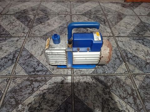 Bomba de Vácuo Usada