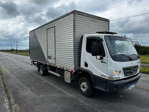Mercedes Benz Accelo 815 