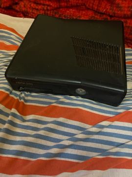 Xbox 360 Slim (desbloquear) falta apenas a fonte.