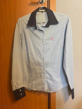 Camisa social feminina listrada azul claro