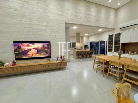 Casa a venda no Condomínio Terras do Imperador em Americana - SP.