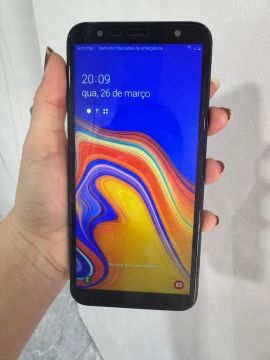 Celular Samsung J+ funcionando tudo perfeitamente 