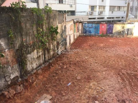 Terreno no centro de Florianópolis.