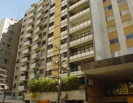 Alugo/Vendo apto 3 dormitórios com suíte no Jardim Paulista 