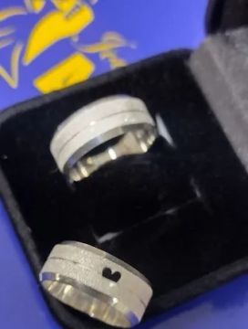 Alianças Coração Fosca com Risco Prata 950 Namoro 7 mm                                    