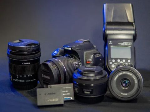 Canon SL3 + Lentes + Flash