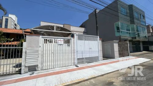 Sobrado mobiliado a venda em Camboriú bairro Tabuleiro