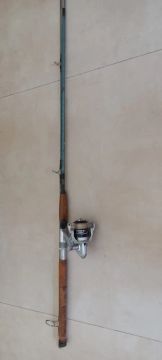 Vendo vara com molinete de 2.20 mts