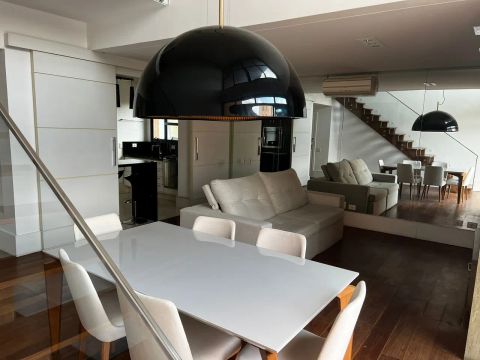 Duplex para aluguel e venda possui 140 metros quadrados com 2 quartos em Pinheiros - São P