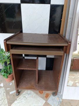 Mesa de Escritório em MDF- Ótimo estado! Não faço entrega. Se encontra em Epitaciolândia.