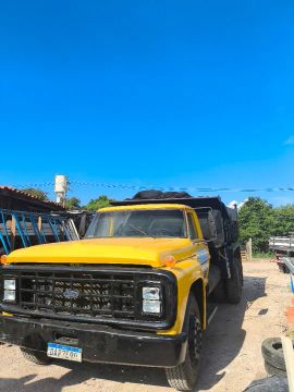 Caminhão Ford  truk para trabalho pesado