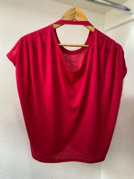 Blusa Reebok malha confortável.