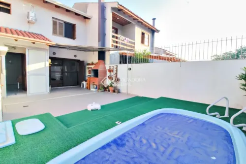 Excelente Sobrado com piscina à venda em Porto Alegre - Hípica