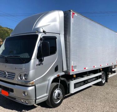 Mb accelo 915c 4x2 bau 6.20m 2012