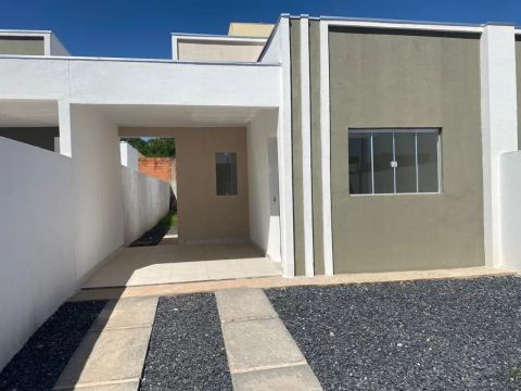 CASA COM 2 QUARTOS - SENDO 1 SUÍTE