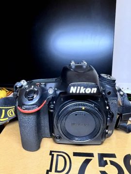 NIKON D750 DSRL (apenas corpo)