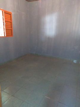 ALUGA SE CASA