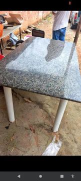 Mesa de granito com 4 cadeiras 
