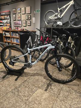 Bicicleta Specialized Epic Expert, Carbono,Tamanho M, Seminova, 11 meses Uso, Nota Fiscal.